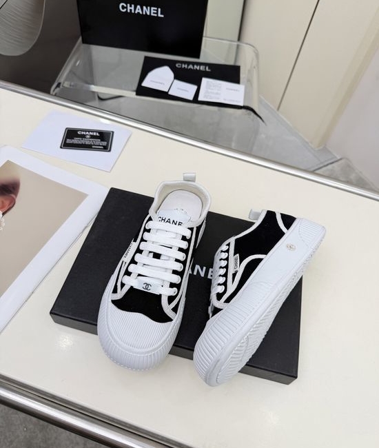 Chanel Stylish Mixed-Material Sporty Sneakers for All Occasions