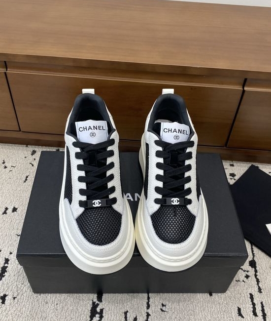Chanel Black and White Leather Casual Comfort Sneakers
