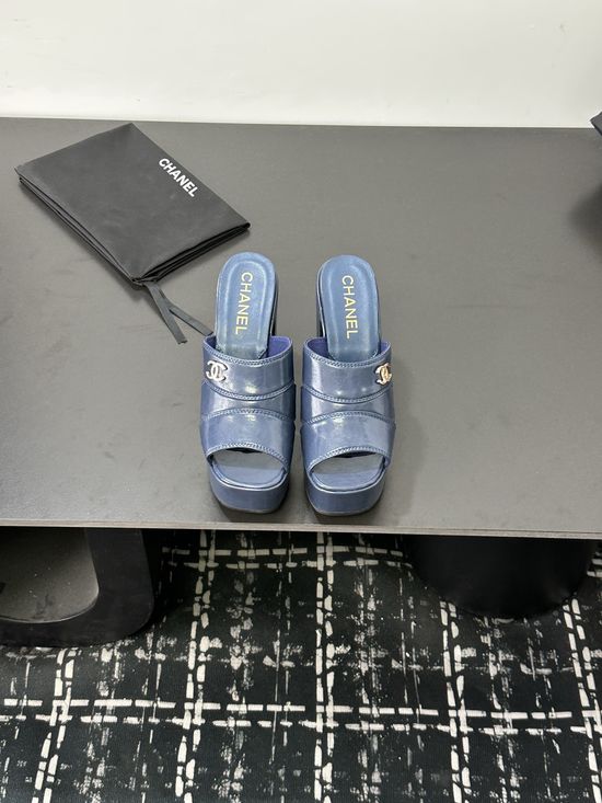Chanel Cowhide Upper Rubber Sole Comfortable Sandals