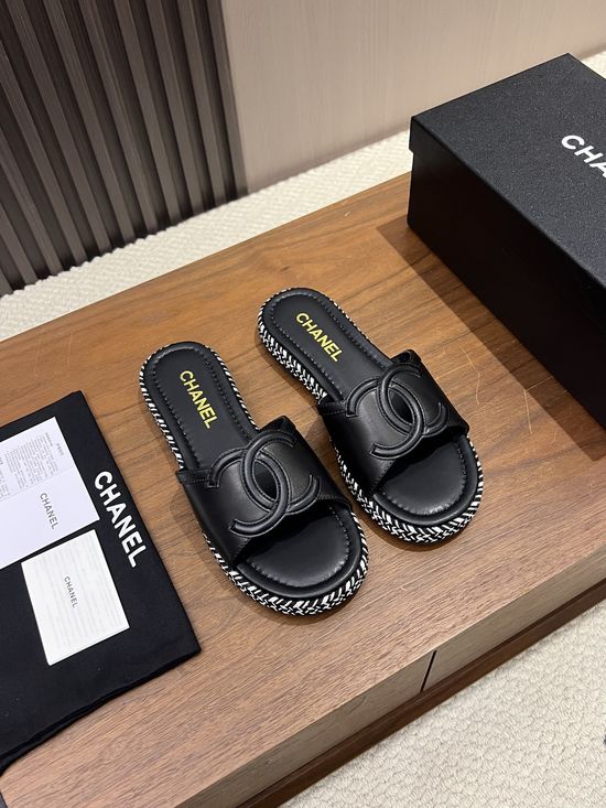 Chanel Woven Platform Slide Sandals Soft Leather Upper Breathable Lining