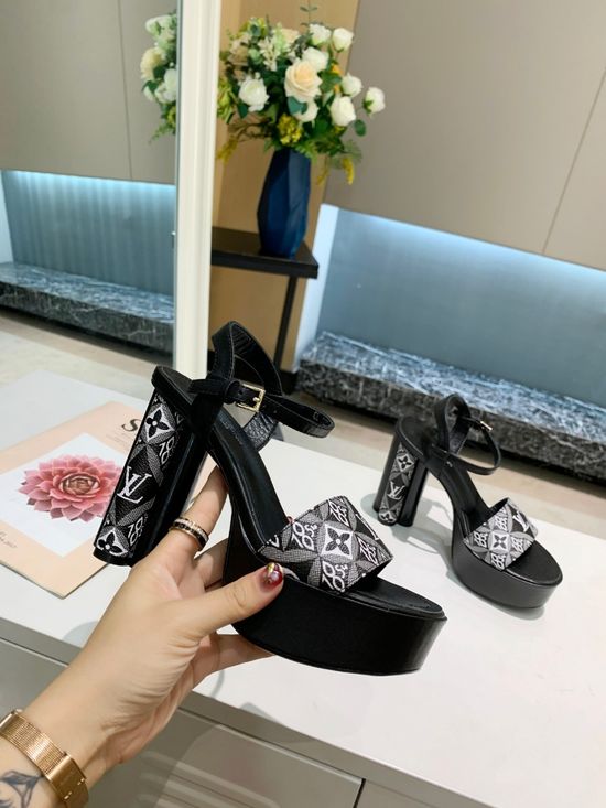 Louis Vuitton Color Block Leather Shoes with Italian Sole Two Buckle Design
