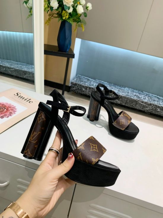 Louis Vuitton Color Block Leather Shoes with Italian Sole Two Buckle Design
