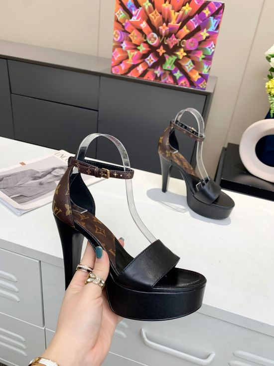 Louis Vuitton Elegant Floral Pattern High Heels With Non-slip Sole