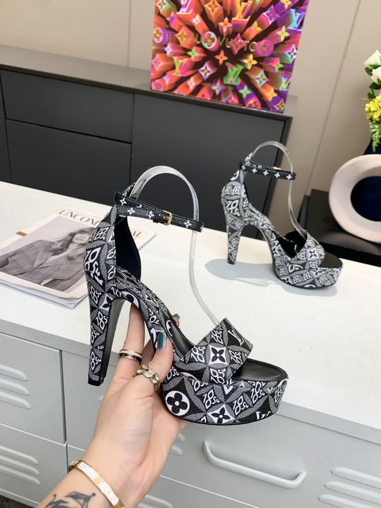 Louis Vuitton Vintage Monogram Pattern High Heels With Soft Lining