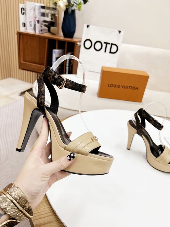 Louis Vuitton Stylish Color Block High Platform Leather Heels