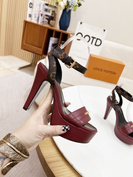 Louis Vuitton Stylish Color Block High Platform Leather Heels