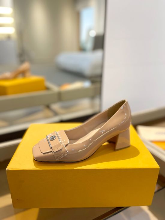Louis Vuitton Classic Patent Leather Low Heel Dress Shoes
