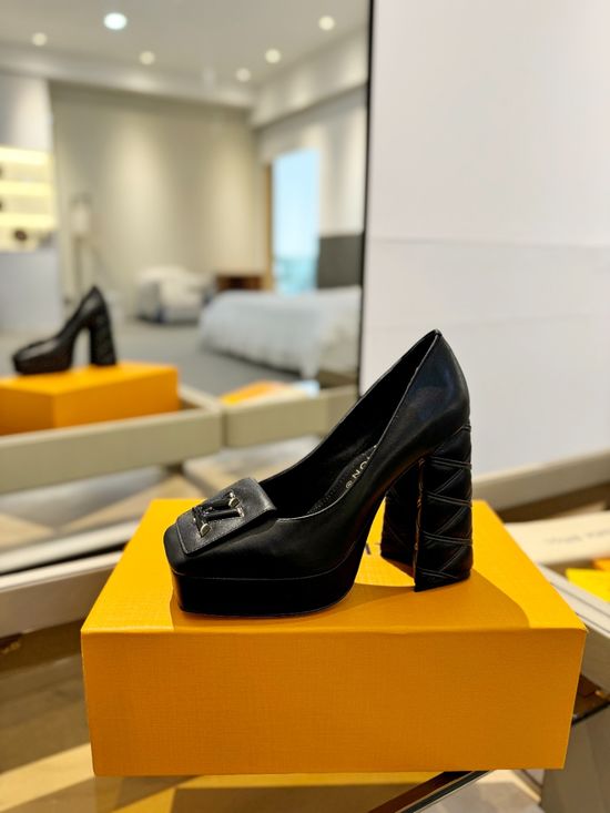 Louis Vuitton Classic Pattern Single Shoes Premium Sheepskin Lining Non Slip Sole