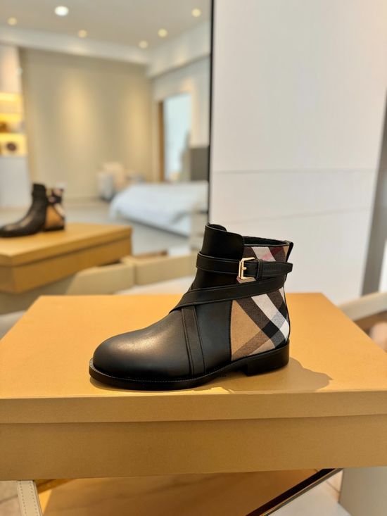 Burberry Low Heel Plaid Boots Genuine Leather Sole Sheepskin Lining