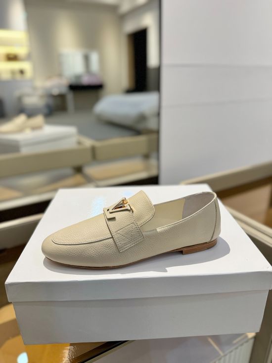 Louis Vuitton Genuine Leather Flat Shoes Premium Soft Lining Comfortable Walking