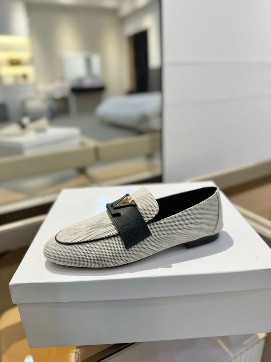 Louis Vuitton Genuine Leather Flat Shoes Premium Soft Lining Comfortable Walking