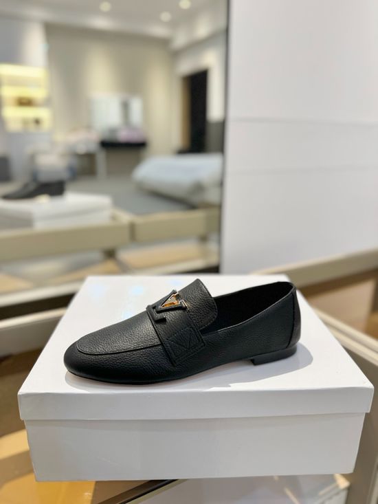 Louis Vuitton Genuine Leather Flat Shoes Premium Soft Lining Comfortable Walking