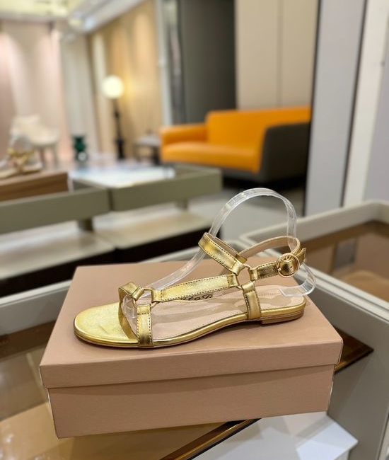 Gianvito Rossi Soft Leather Low Heel Elegant Daily Shoes