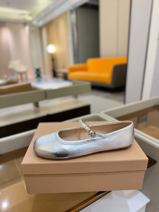 Gianvito Rossi Gem Embellished Comfortable Leather Flat Mary Jane Shoes