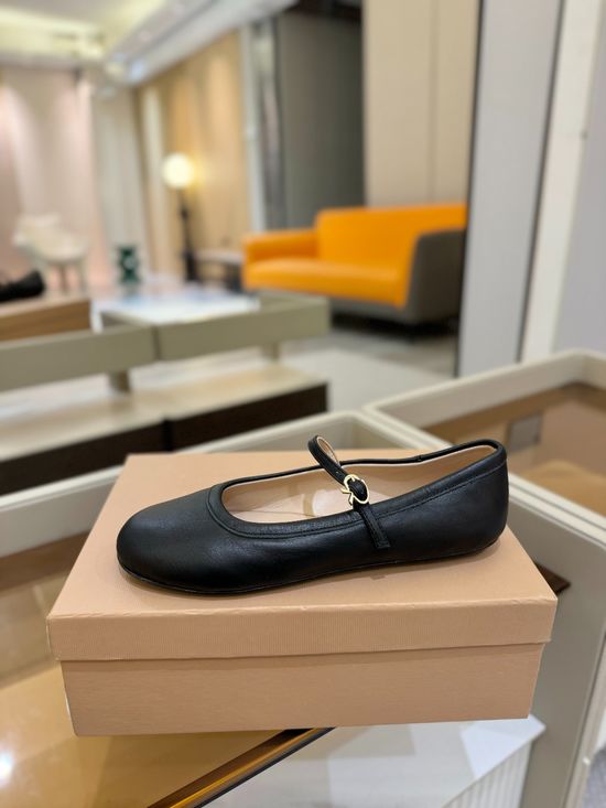 Gianvito Rossi Gem Embellished Comfortable Leather Flat Mary Jane Shoes