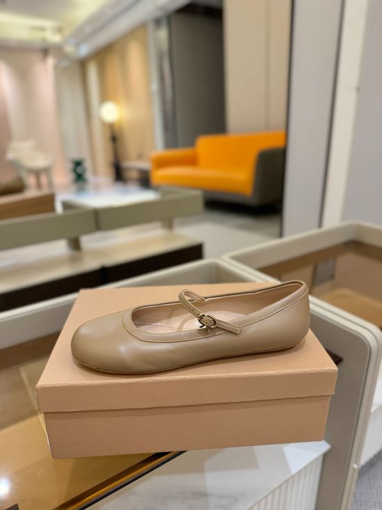 Gianvito Rossi Gem Embellished Comfortable Leather Flat Mary Jane Shoes