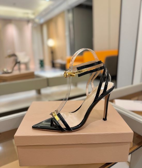 Gianvito Rossi Minimalist Patent Leather High Heels With Top-tier Quality
