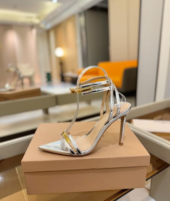 Gianvito Rossi Minimalist Patent Leather High Heels With Top-tier Quality