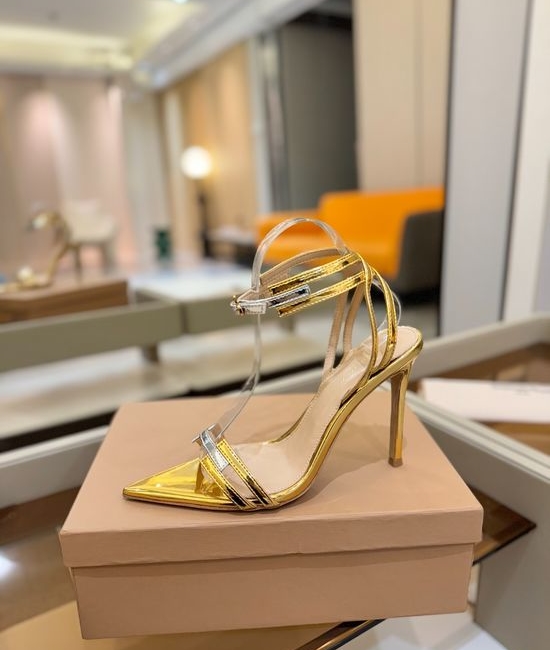 Gianvito Rossi Minimalist Patent Leather High Heels With Top-tier Quality