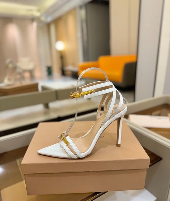 Gianvito Rossi Minimalist Patent Leather High Heels With Top-tier Quality