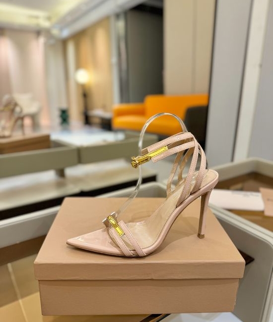 Gianvito Rossi Minimalist Patent Leather High Heels With Top-tier Quality