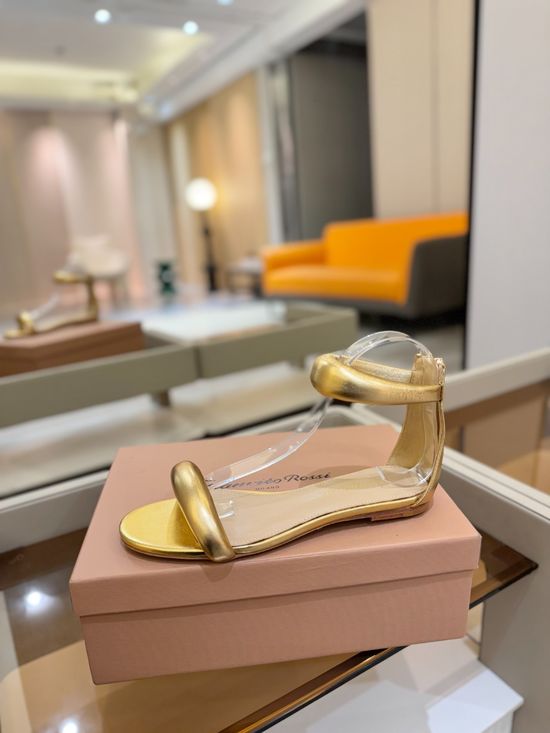 Gianvito Rossi Elegant Low Heel Sandal with Premium Leather Lining