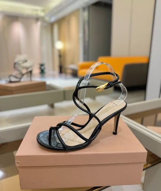 Gianvito Rossi Elegant Shearling Lined Block Heel Slip On Sandals