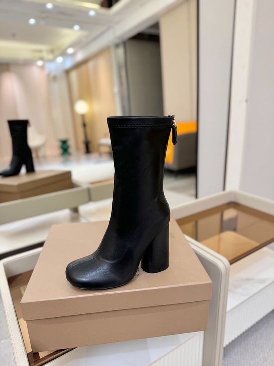Burberry Round Toe Chunky Heel Elastic Knee High Boots