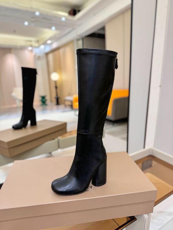 Burberry Round Toe Chunky Heel Elastic Knee High Boots