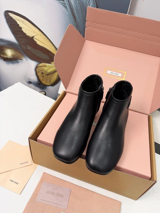 Miu Miu Vintage Square Toe Casual Ankle Boots
