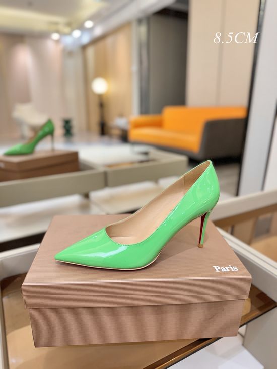 Christian Louboutine Classic Patent Leather Comfortable Mid Heel Dress Pumps