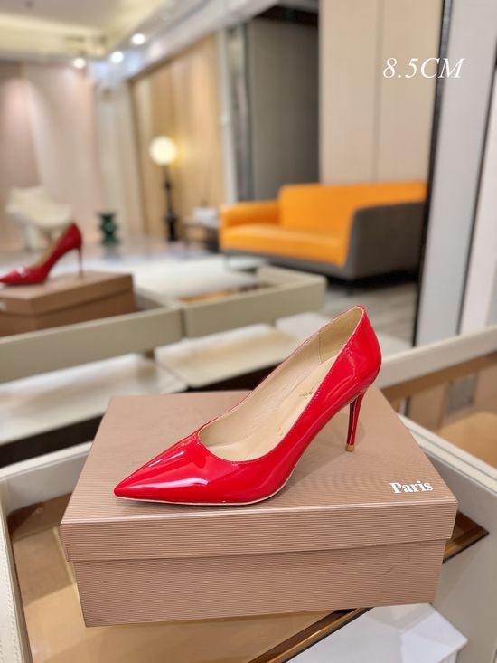 Christian Louboutine Classic Patent Leather Comfortable Mid Heel Dress Pumps