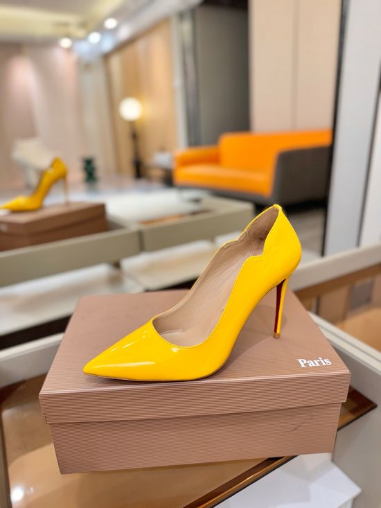 Christian Louboutine Wavy Patent Pumps Red Sole Sheepskin Lining