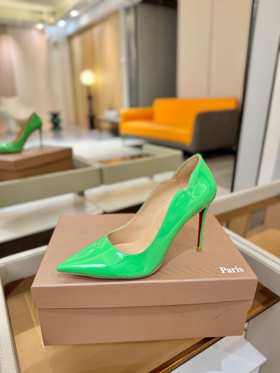 Christian Louboutine Wavy Patent Pumps Red Sole Sheepskin Lining