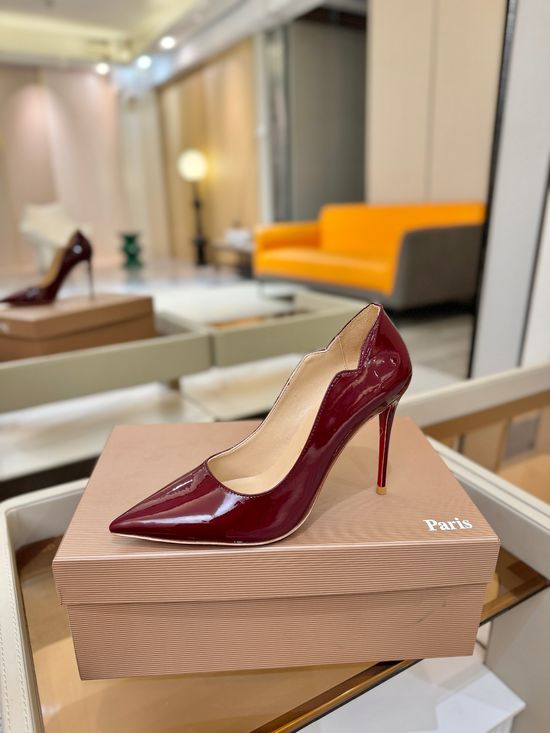 Christian Louboutine Wavy Patent Pumps Red Sole Sheepskin Lining