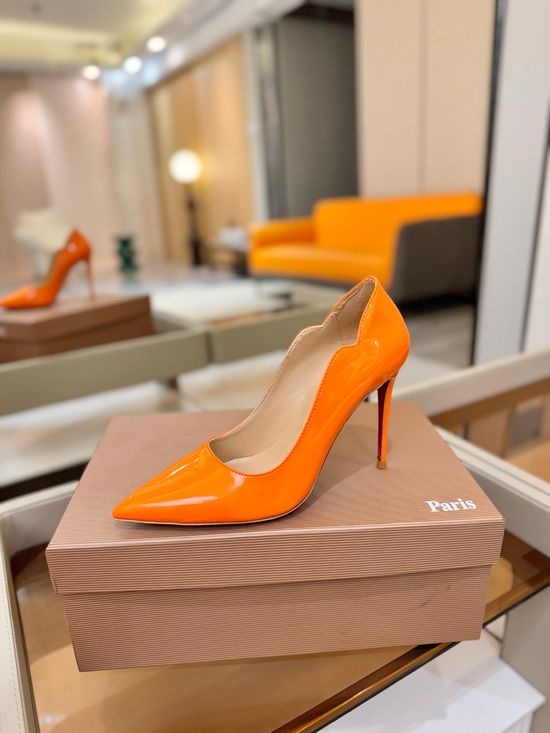Christian Louboutine Wavy Patent Pumps Red Sole Sheepskin Lining