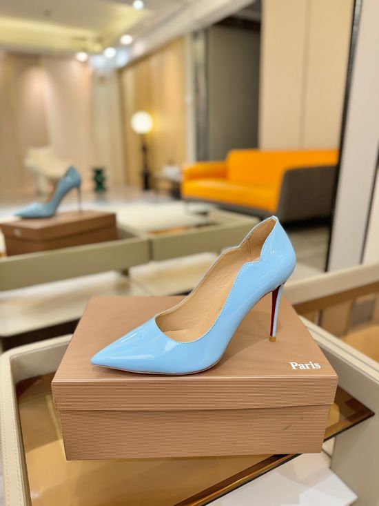 Christian Louboutine Wavy Patent Pumps Red Sole Sheepskin Lining