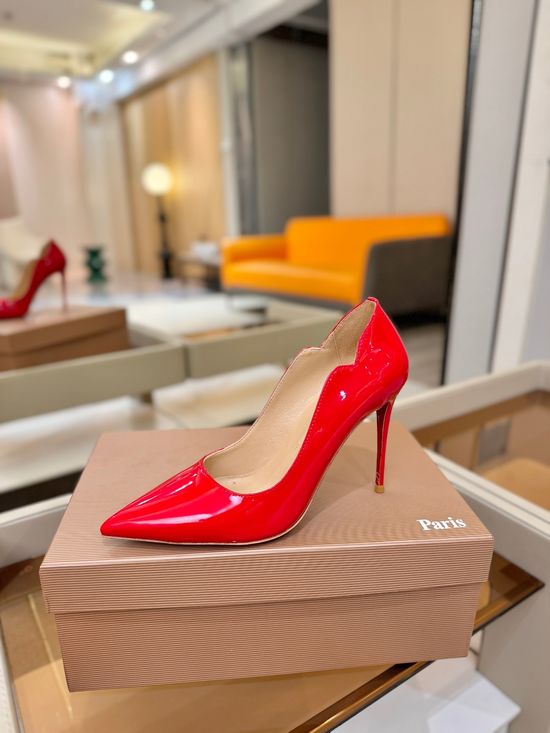 Christian Louboutine Wavy Patent Pumps Red Sole Sheepskin Lining