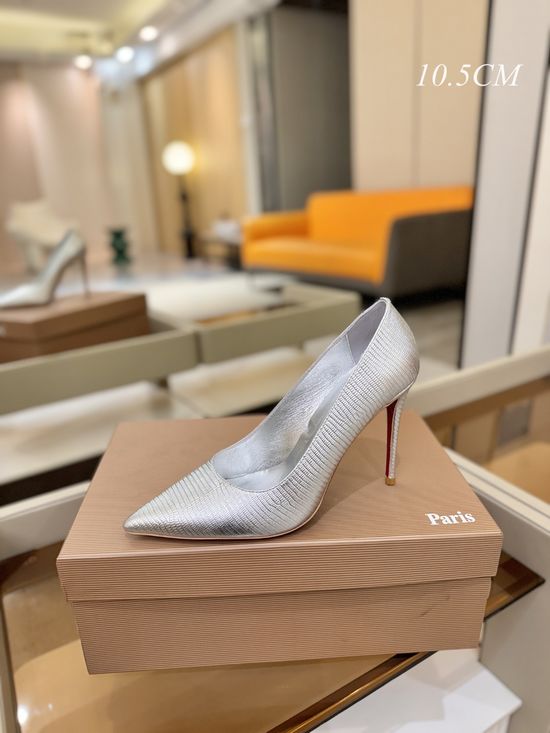 Christian Louboutine Elegant Classic Pumps Red Sole Leather Outsole