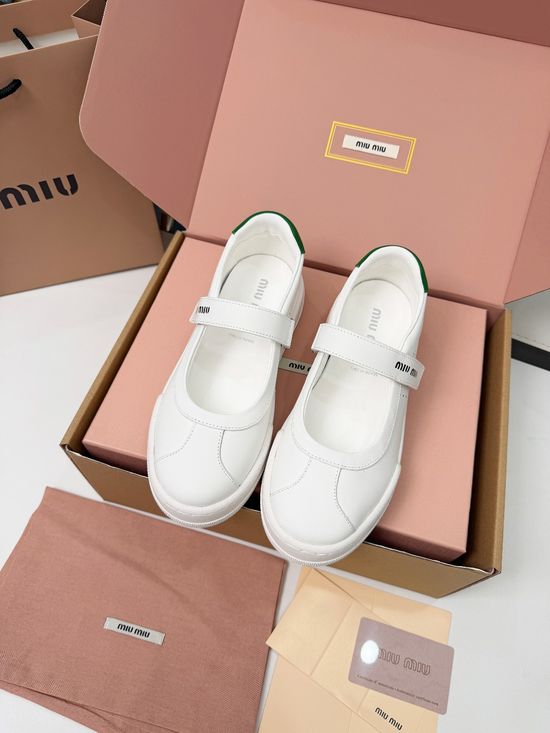 Miu Miu Genuine Leather Elegant Comfortable Vintage Dress Shoes
