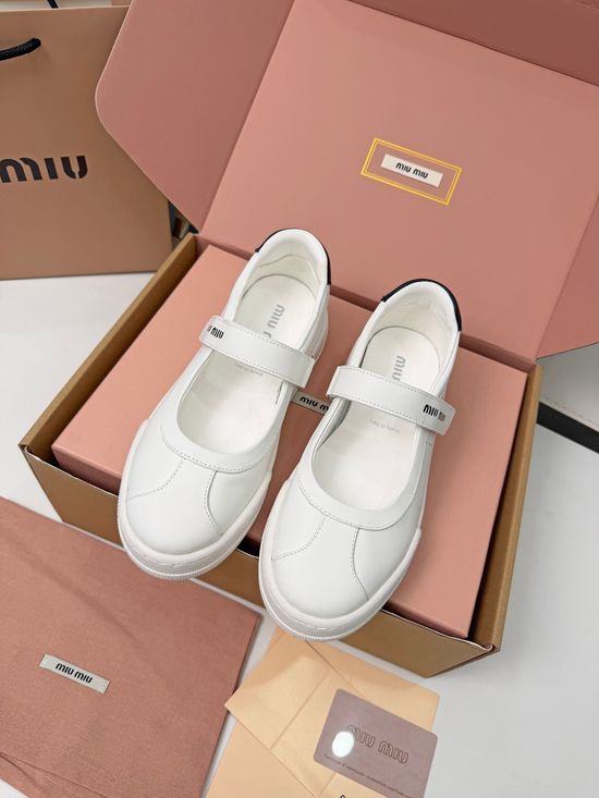 Miu Miu Genuine Leather Elegant Comfortable Vintage Dress Shoes