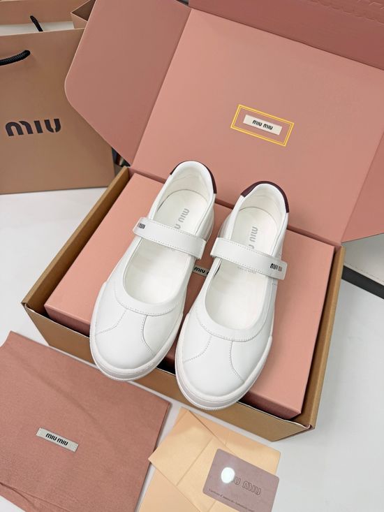 Miu Miu Genuine Leather Elegant Comfortable Vintage Dress Shoes