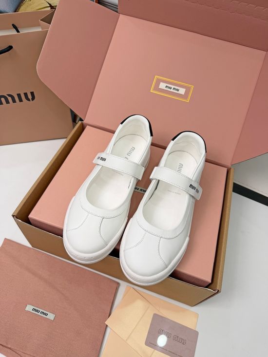 Miu Miu Genuine Leather Elegant Comfortable Vintage Dress Shoes