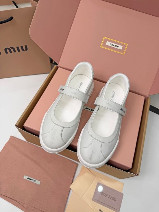 Miu Miu Genuine Leather Elegant Comfortable Vintage Dress Shoes