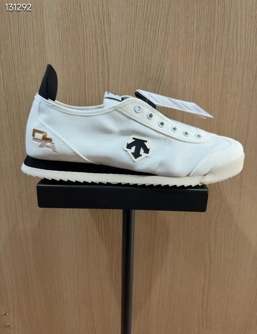 Descente Breathable Casual Sports Shoes