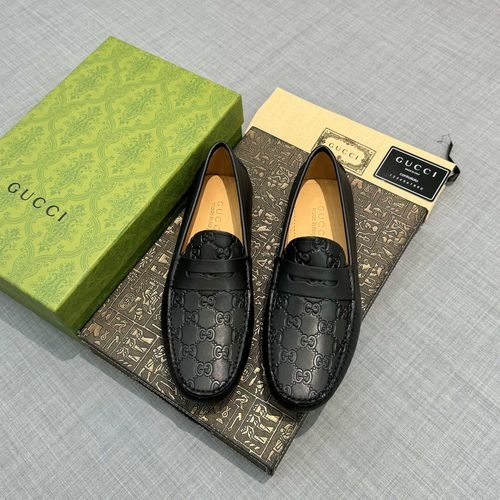 Gucci Cowhide Loafers With Interlocking G Details