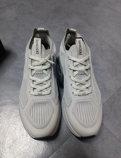 Descente Ergonomic Comfortable Casual Shoes