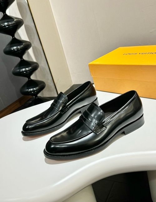 Louis Vuitton LV Premium Leather Casual Dress Shoes