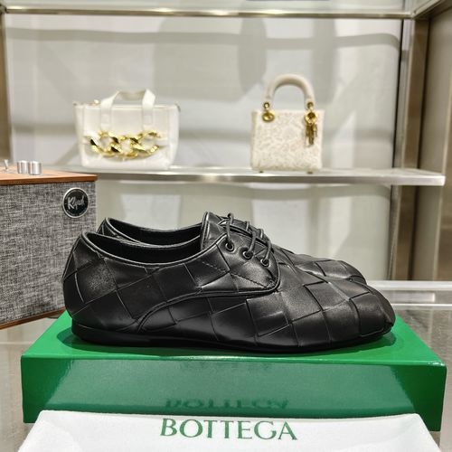 Bottega Veneta BV Woven Round Toe Leather Sole Loafers