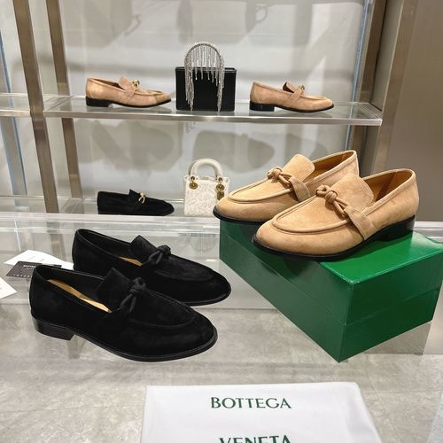 Bottega Veneta BV Small Round Toe Loafers With Leather Sole